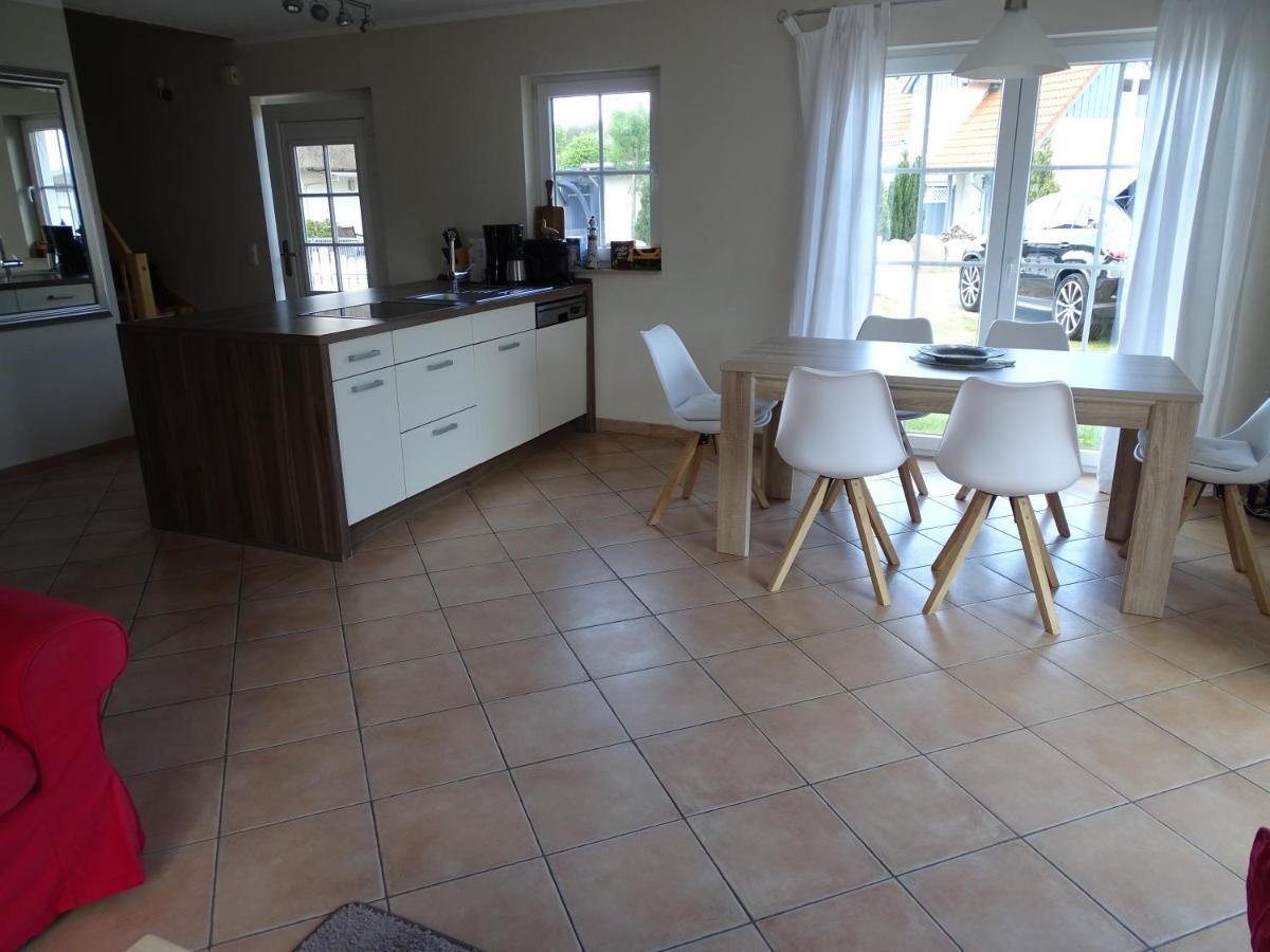 Reetdachhaus Direkt Am Meer Fuer 6 Personen!! Karlshagen Exterior foto